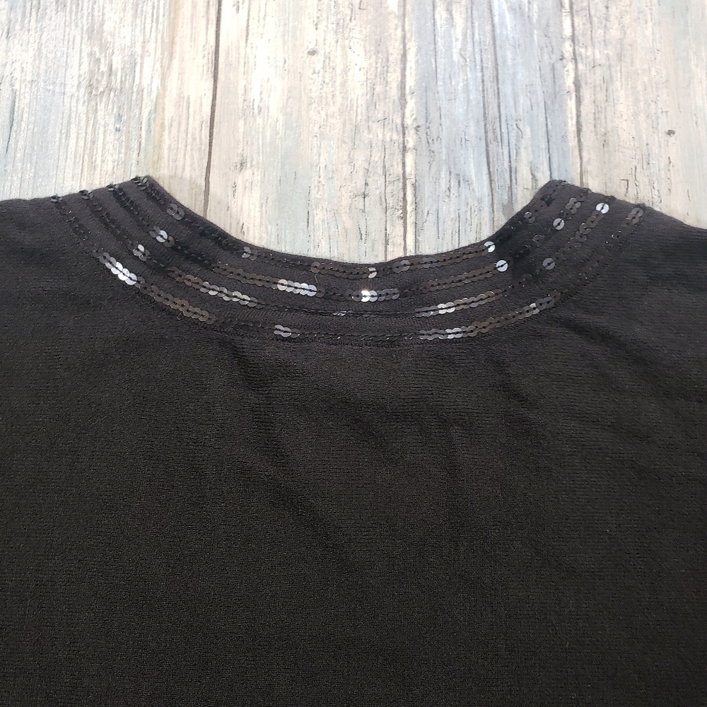 Ann Taylor LOFT Top. - Picture 12 of 13
